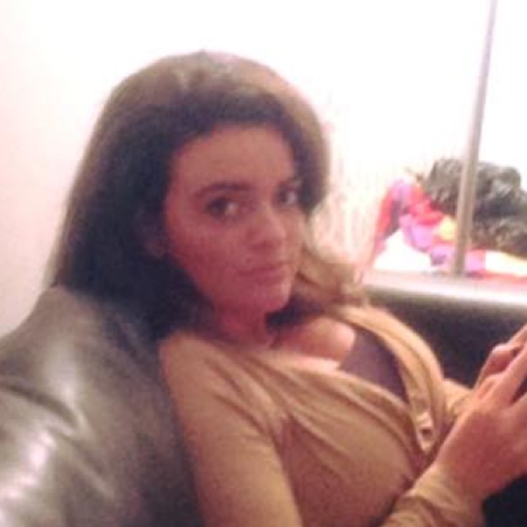 Meet your Posher, Caroline - Picture 1 of 1